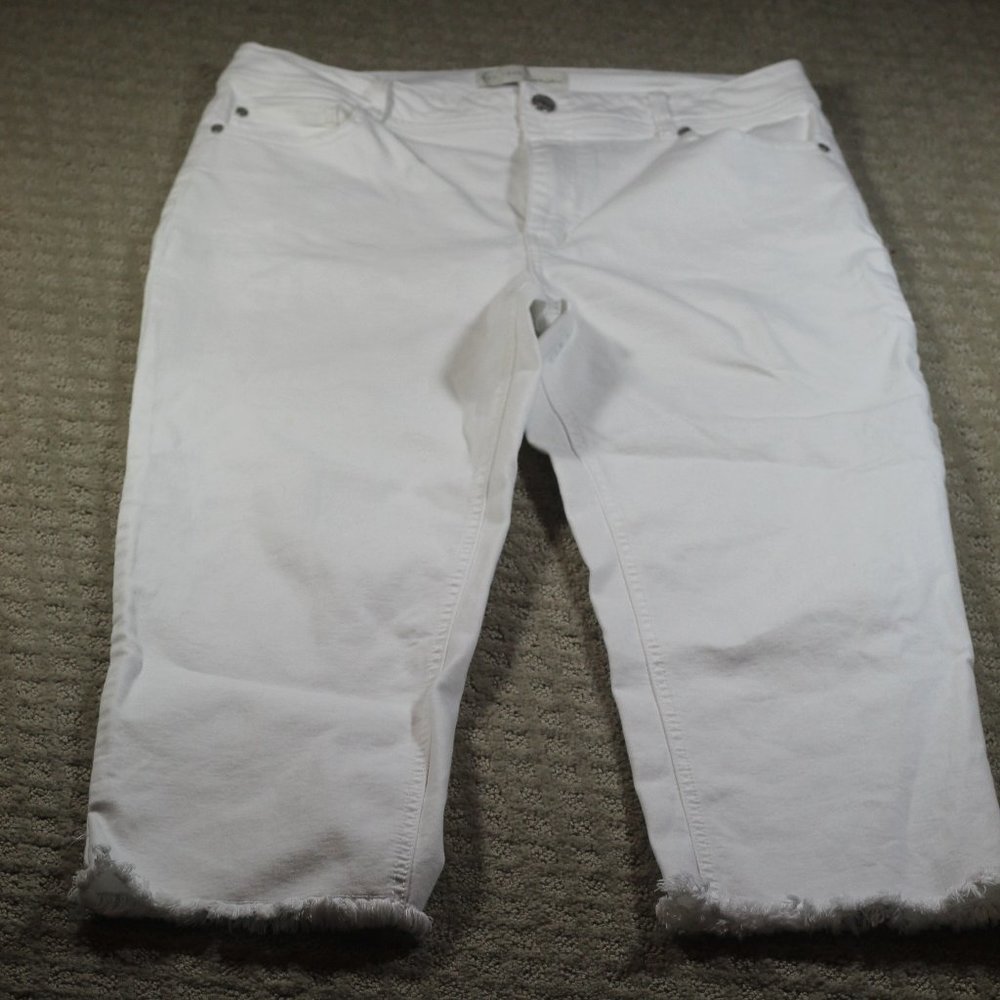 Cato Est 1946 Size 14 Hi-Rise White Raw Hem Jeans